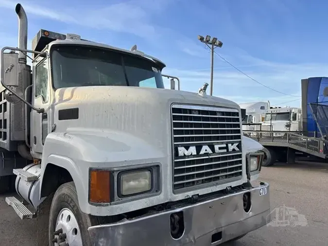 2006 MACK CHN613