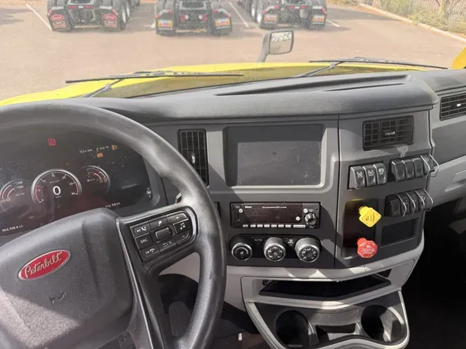 2023 Peterbilt 579