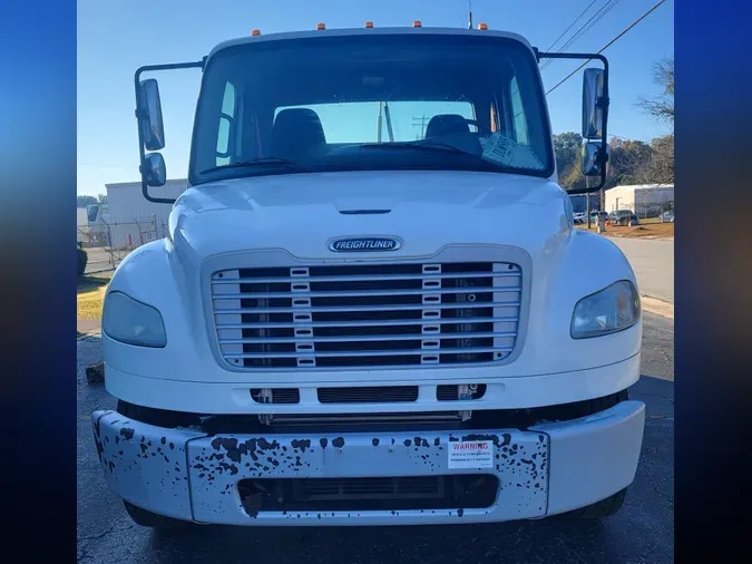 2017 FREIGHTLINER/MERCEDES M2 106