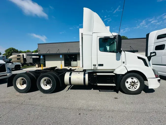 2018 Volvo VNL64T300