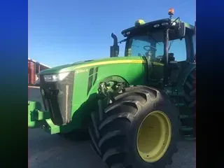 2012 John Deere 8260R