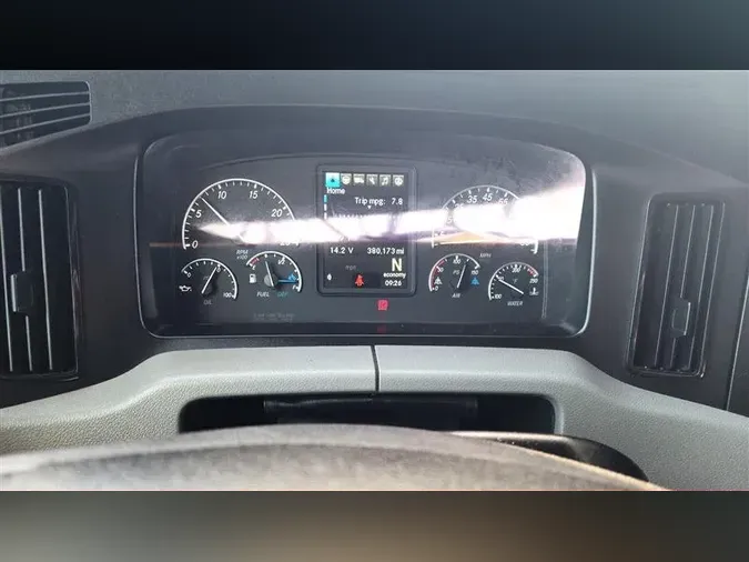 2022 FREIGHTLINER CA126