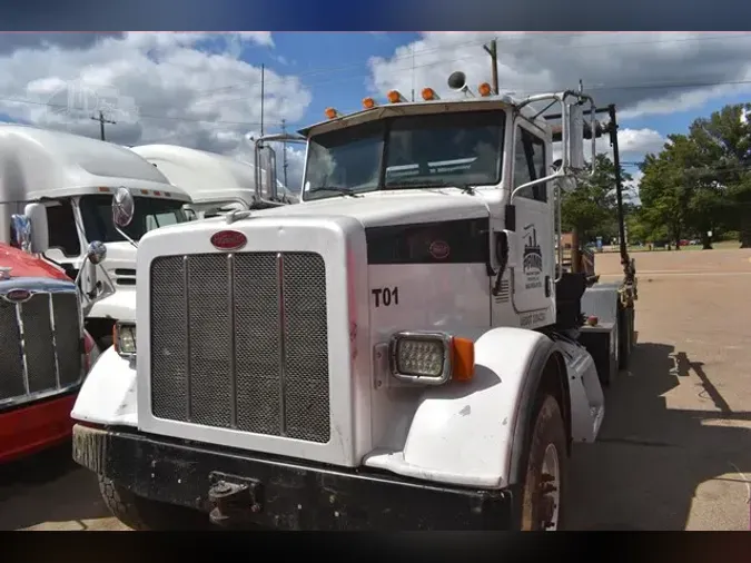 2011 PETERBILT 365