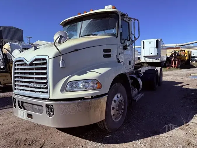 2015 MACK PINNACLE CXU613c08226e011d2f4f2fa762090c75de5da