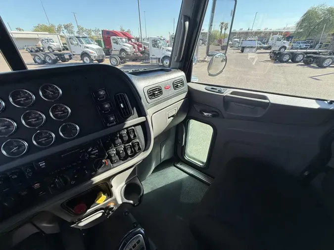 2020 Peterbilt 389