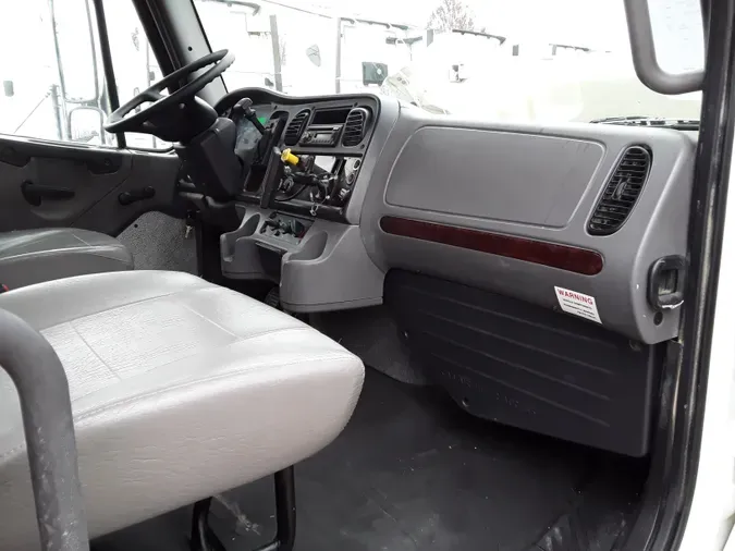 2017 Freightliner M2 106