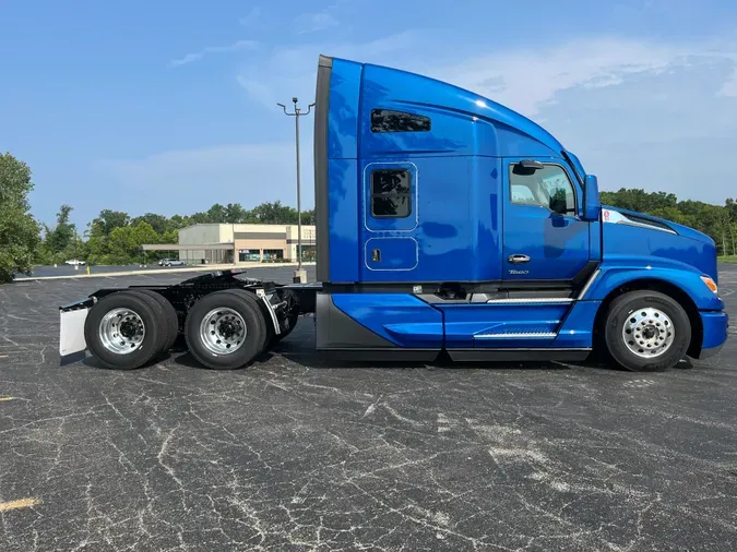 2025 Kenworth T680