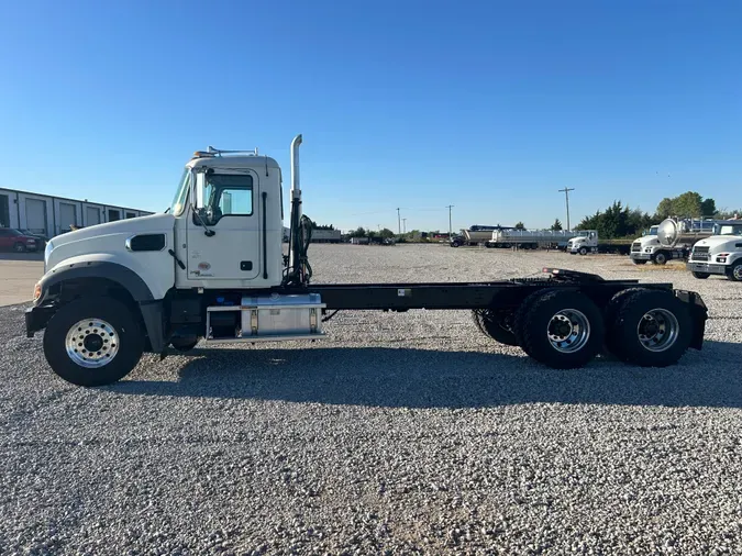 2025 MACK GR64FT