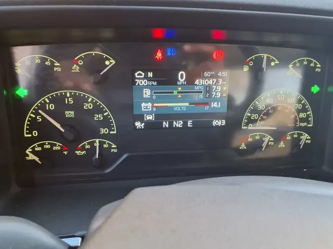 2019 VOLVO VNR42T 300