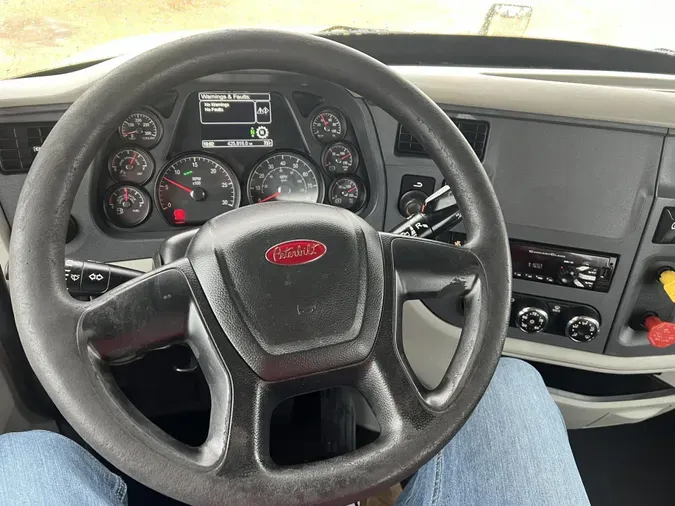 2021 Peterbilt 579