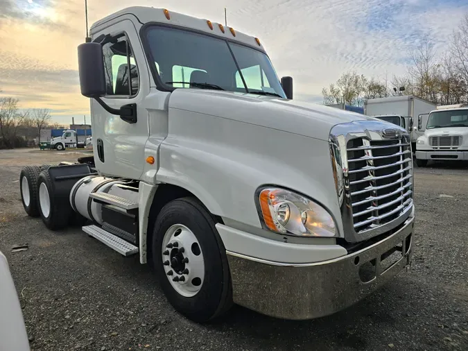 2018 FREIGHTLINER/MERCEDES CASCADIA 125