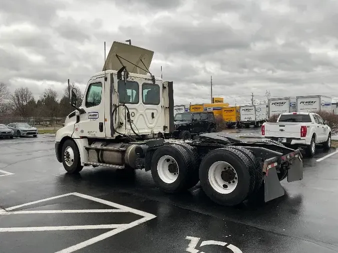 2019 Freightliner T12664ST