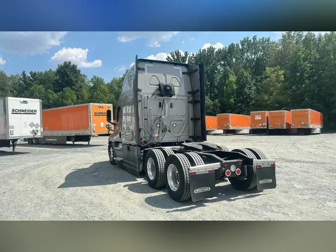 2023 Freightliner Cascadia 126c08e803d5a6f2398055091bddb9eab06
