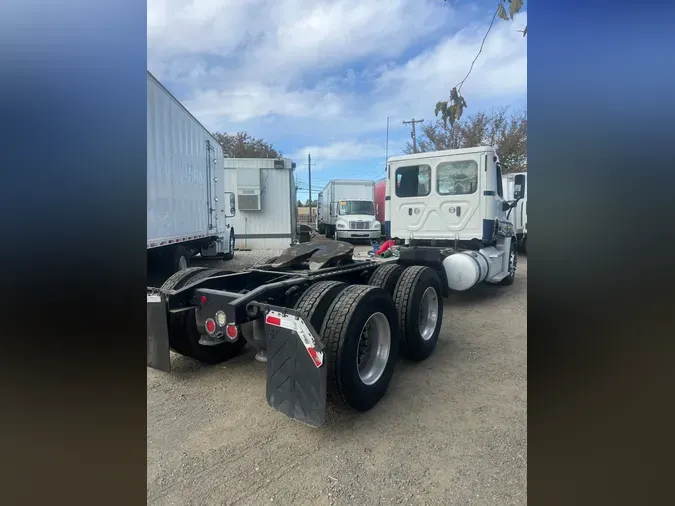 2018 FREIGHTLINER/MERCEDES CASCADIA 125