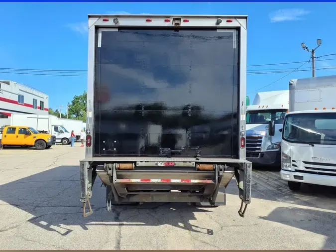 2019 FREIGHTLINER M2 106