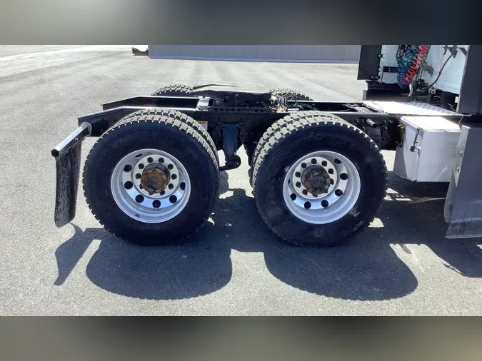 2022 Freightliner Cascadia 126