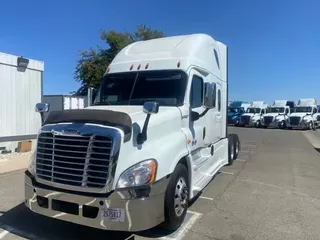 2018 FREIGHTLINER/MERCEDES CASCADIA 125