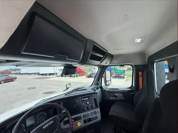 2021 Freightliner Cascadia 126