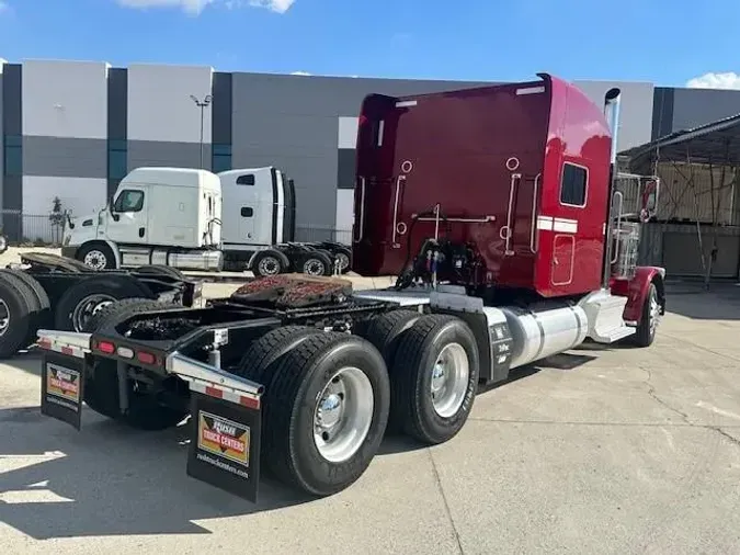 2020 Peterbilt 389