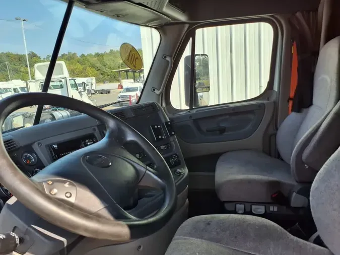 2019 FREIGHTLINER CASCADIA 125