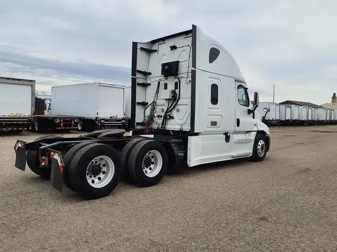2016 FREIGHTLINER/MERCEDES CASCADIA 125c0a240dba9ff6a6668899f9cca9b051e
