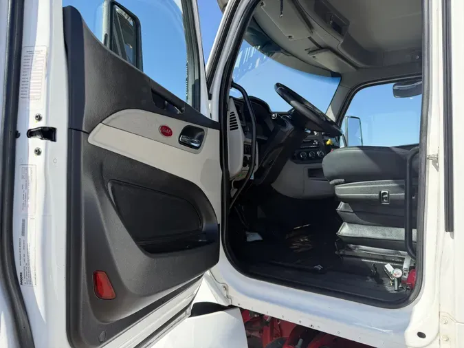 2023 Peterbilt 567