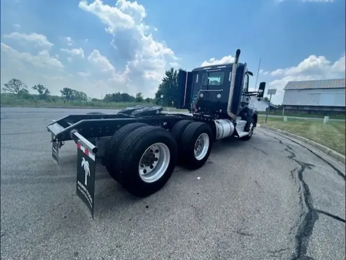 2020 Kenworth T880