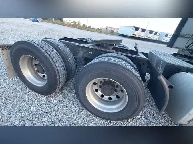 2019 Volvo VNL300