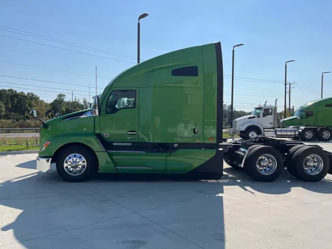 2025 Kenworth T680