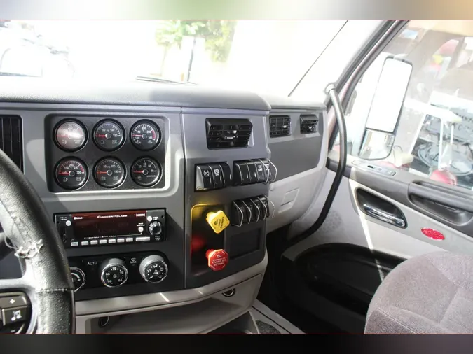 2023 Peterbilt 579