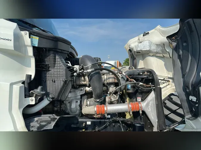 2021 Freightliner Cascadia 126