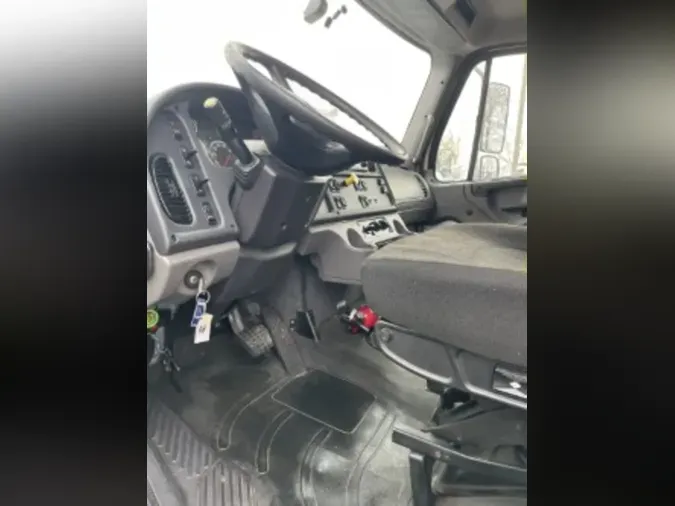 2020 FREIGHTLINER/MERCEDES M2 106