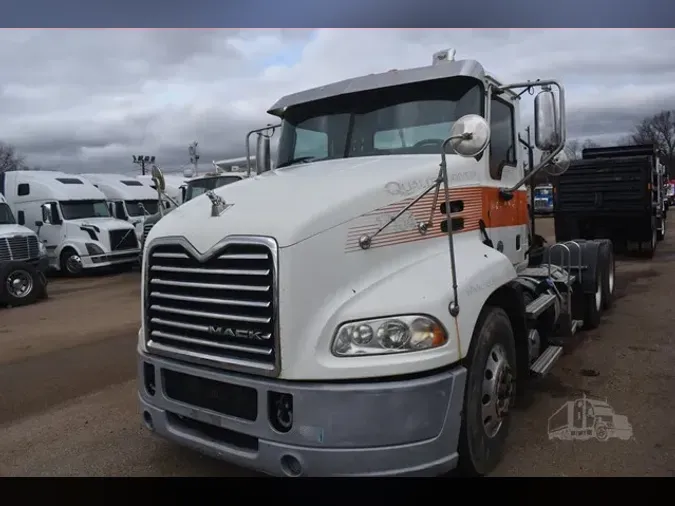 2017 MACK PINNACLE CXU613