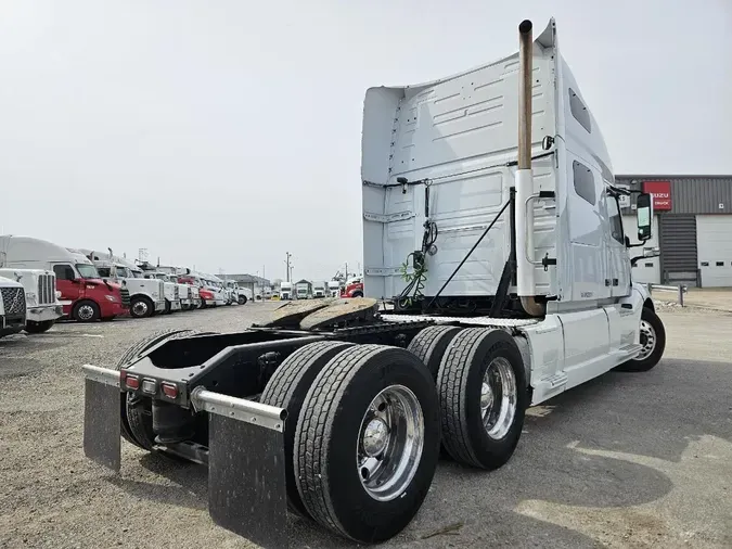 2021 VOLVO VNL64T760