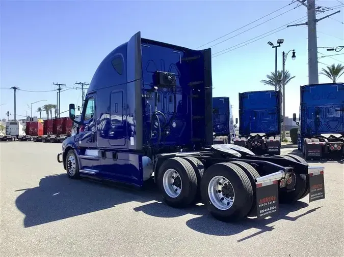 2021 FREIGHTLINER CA126