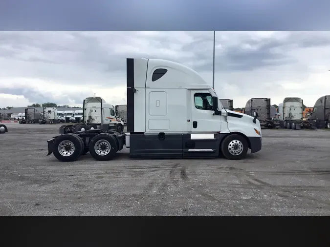 2023 Freightliner Cascadia 126