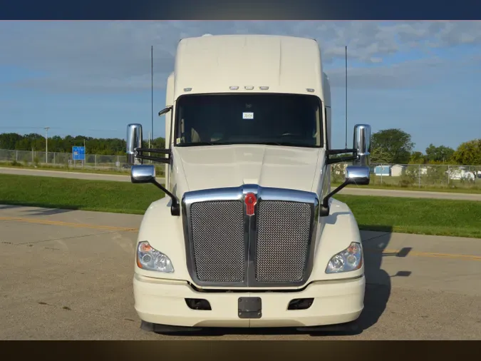 2021 KENWORTH T680