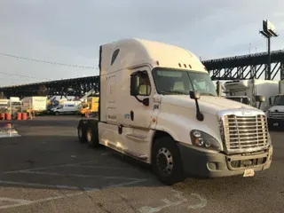 2017 FREIGHTLINER X12564ST