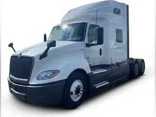 2022 International LT625