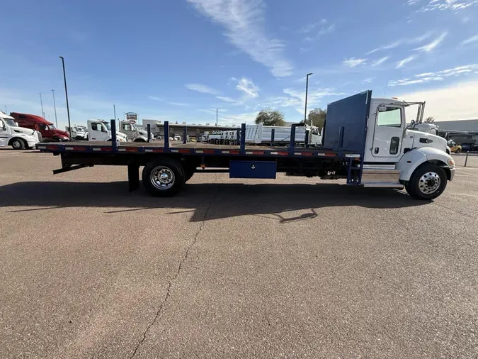 2018 Peterbilt 337