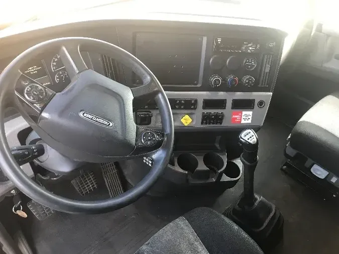 2019 Freightliner T12664ST