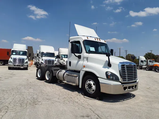 2019 FREIGHTLINER/MERCEDES CASCADIA 125