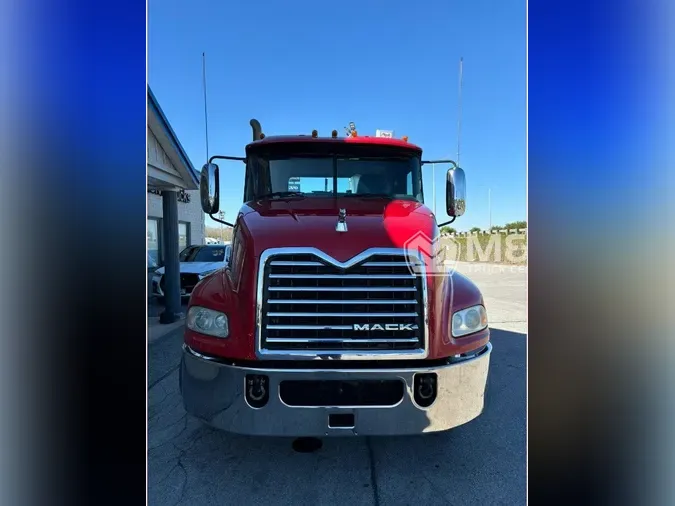 2018 MACK CXU613