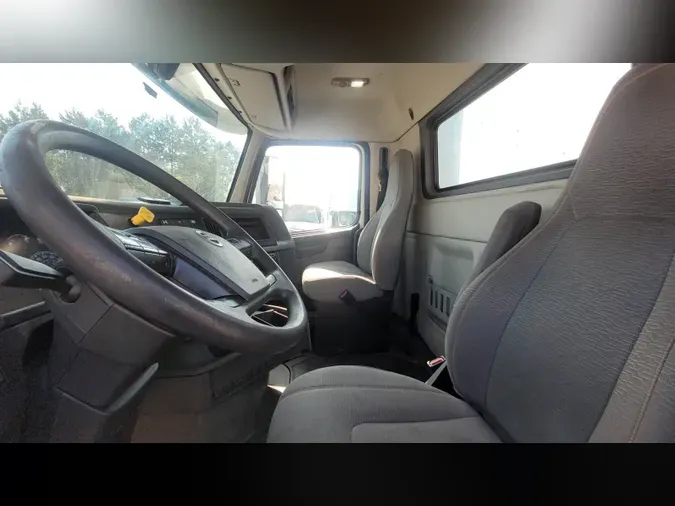 2019 Volvo VNL300