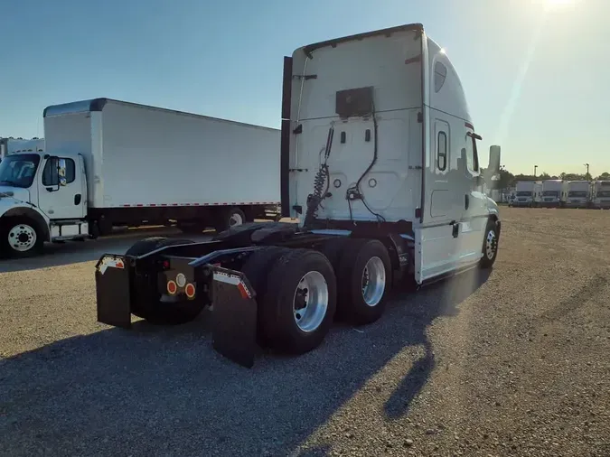 2020 FREIGHTLINER CASCADIA 125