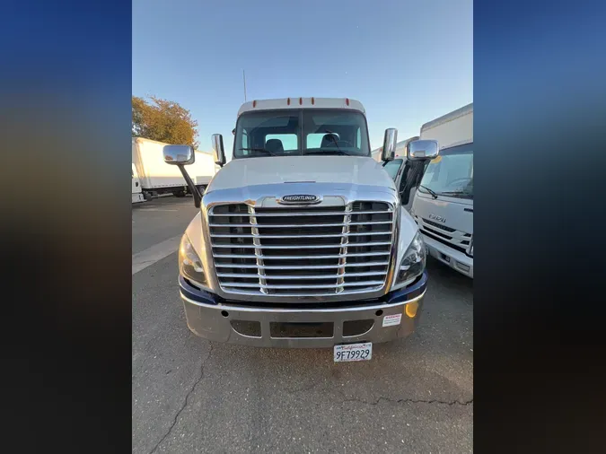 2018 FREIGHTLINER/MERCEDES CASCADIA 125