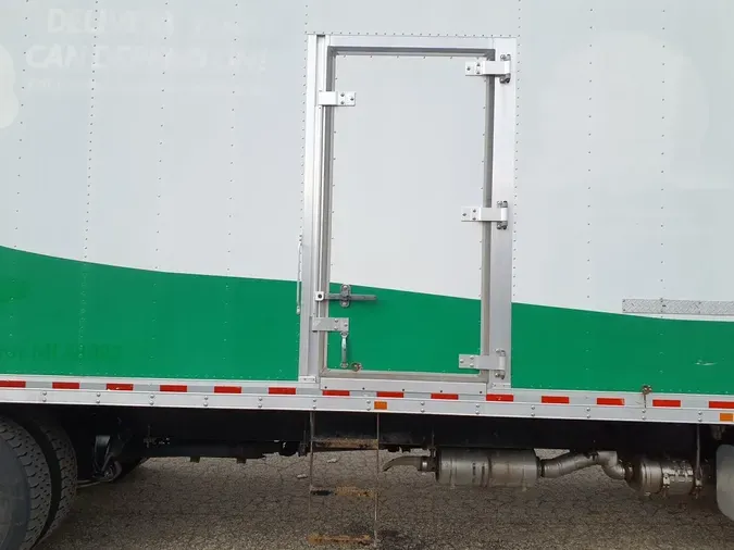 2020 FREIGHTLINER/MERCEDES M2 106