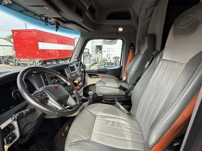 2023 Peterbilt 579