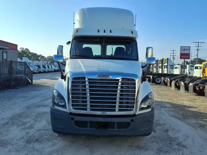 2020 FREIGHTLINER/MERCEDES CASCADIA 125