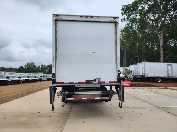 2018 FREIGHTLINER M2 106